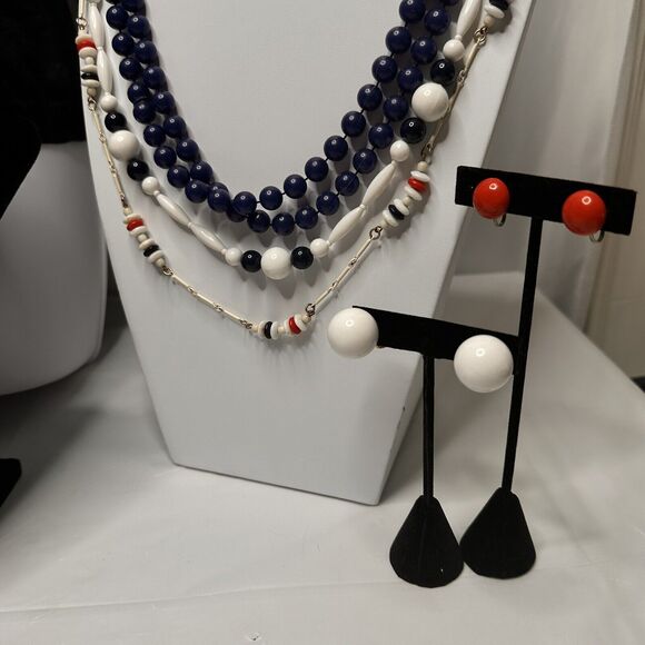 Vtg Patriotic Red White Blue Jewelry Lot Collection Plastic Enamel Lucite Bead - Picture 9 of 16